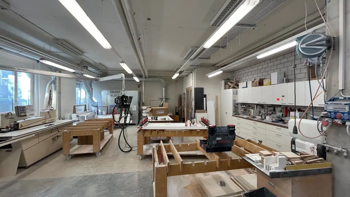 Immeuble industriel à louer - Wehntalerstrasse 16, 8181 Höri