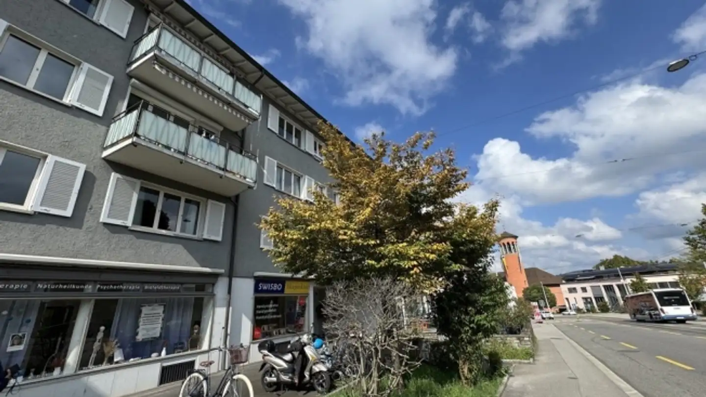 Commercial à louer - Albisstrasse 74, 8038 Zürich