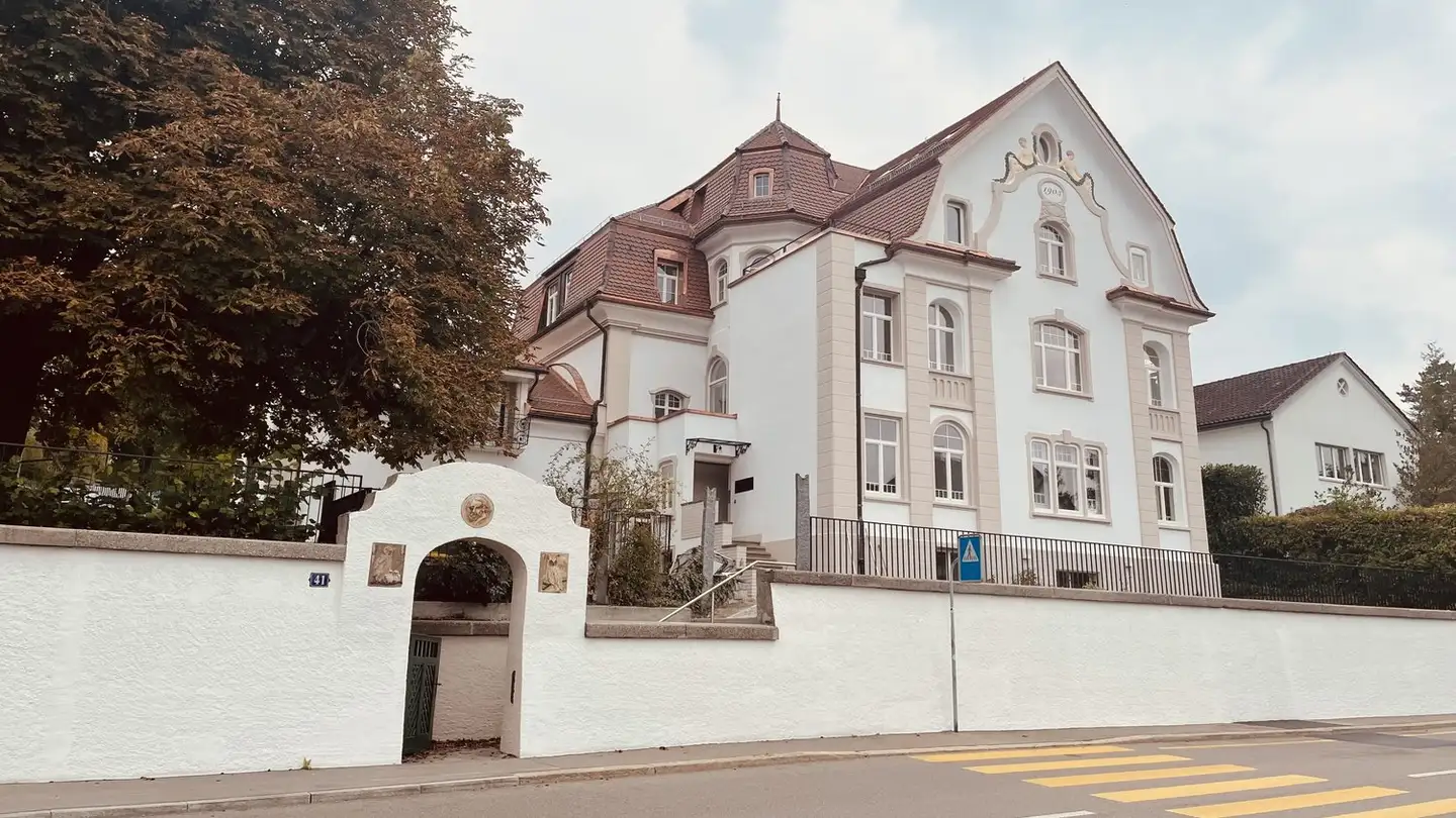 Tiefgaragenstellplatz mieten - Dufourstrasse 41, 8702 Zollikon