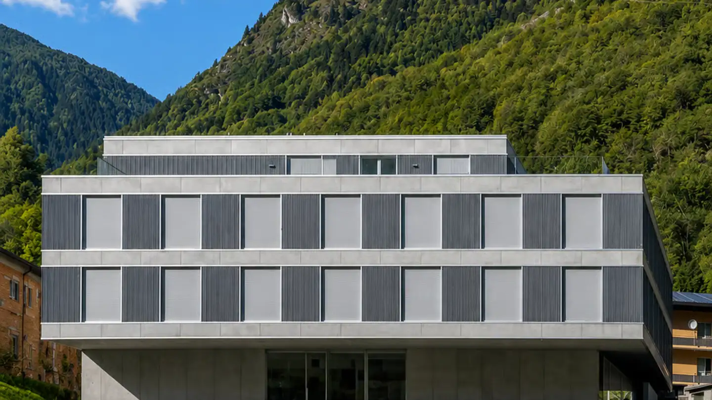 Spazio ufficio in affitto - Via Cantonale 109, 6537 Grono