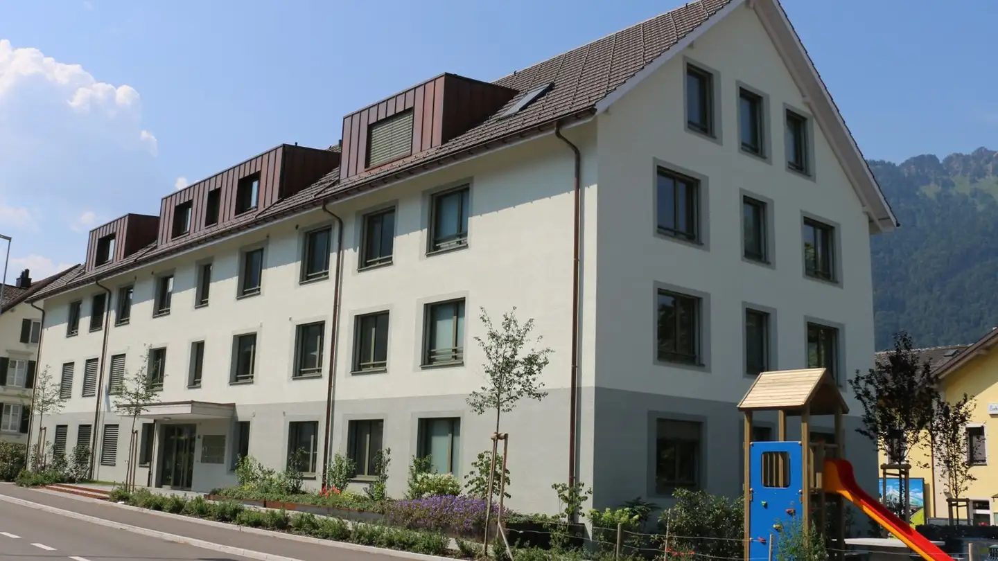 Underground parking space for rent - Ziegelbrückstrasse 2, 8718 Schänis