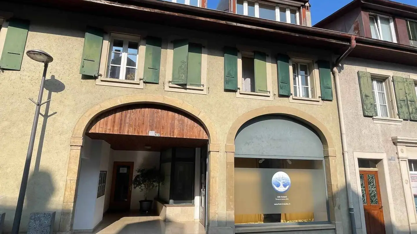 Mixed-use building for sale - 1315 La Sarraz - Photo 2