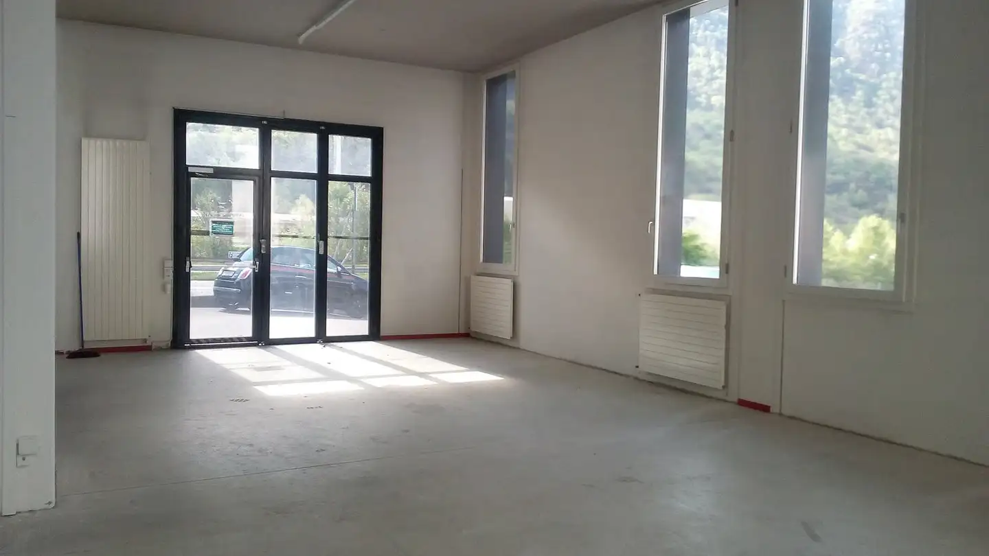 Geschäft mieten - Via Cantonale 60, 6805 Mezzovico