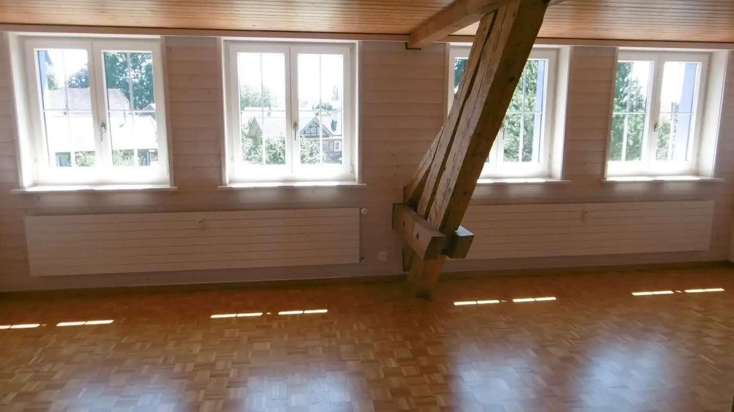 Attique à louer - Kirchstrasse 10, 3427 Utzenstorf - Photo 2