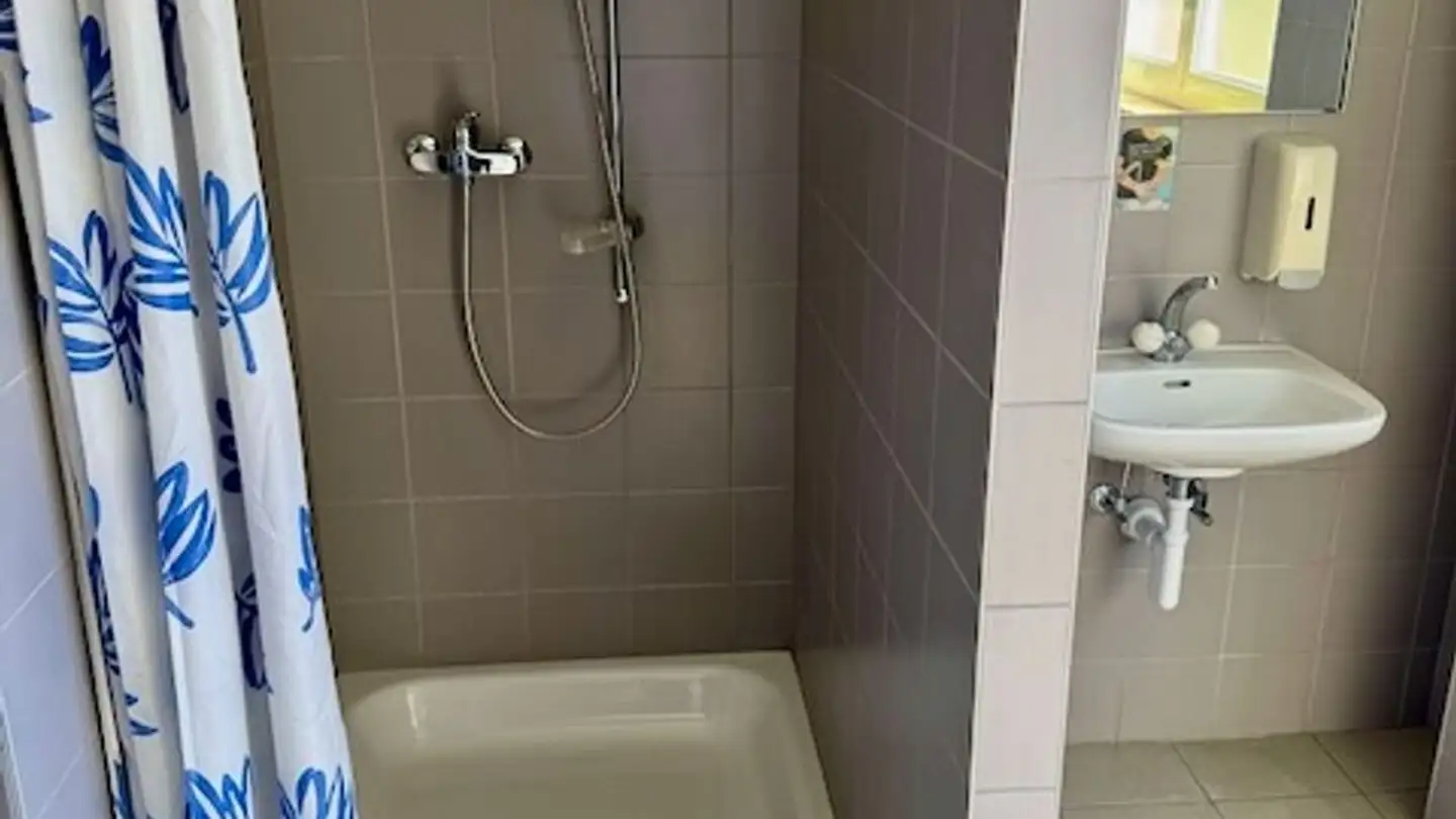 Industrial property for rent - 2114 Fleurier - Photo 3