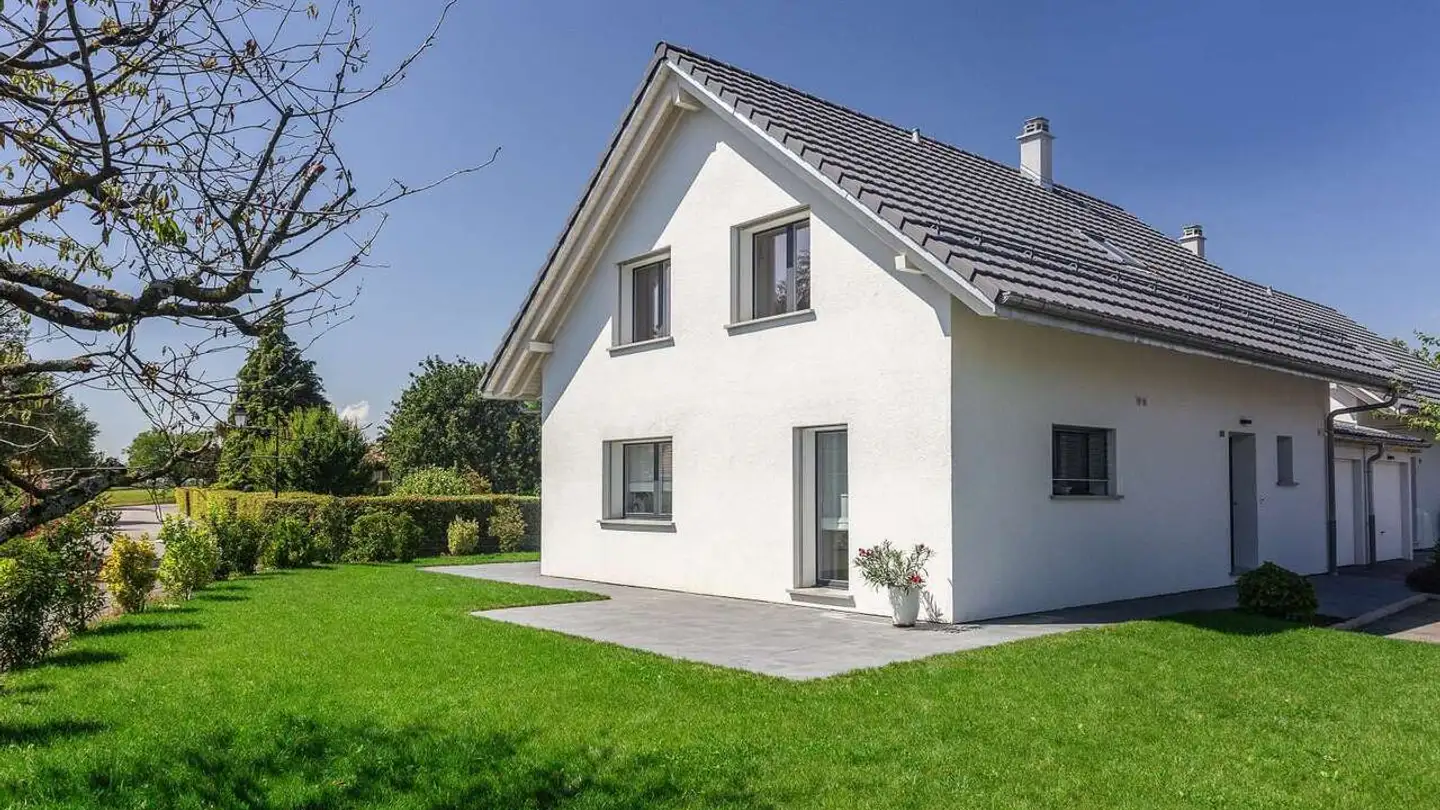 Single house for sale - 1670 Ursy