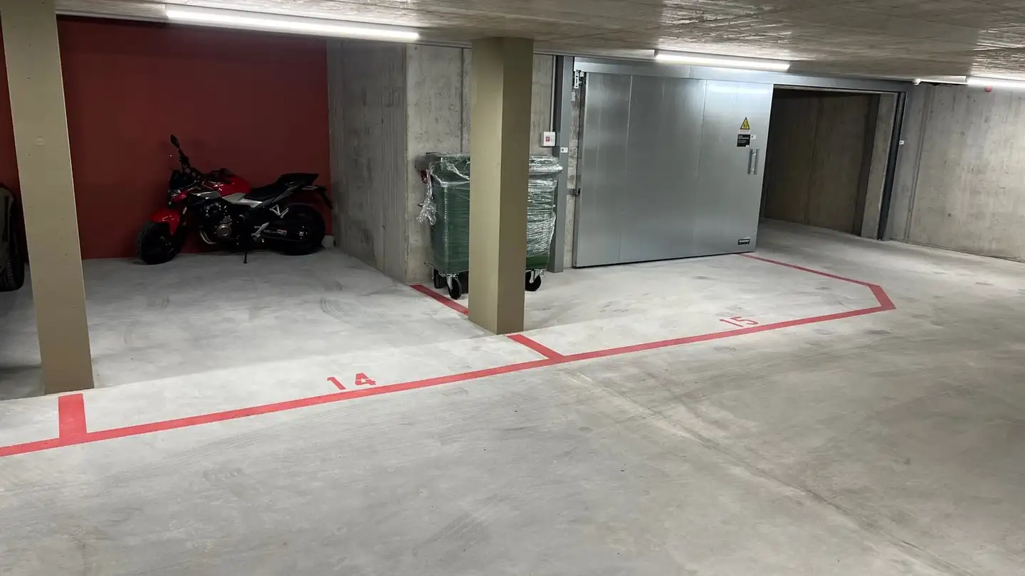 Tiefgaragenstellplatz kaufen - Kirchackerstrasse, 5223 Riniken - Foto 3