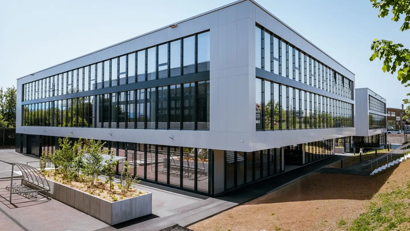 Mixed-use building for rent - Route De Denges 10, 1027 Lonay - Photo 2