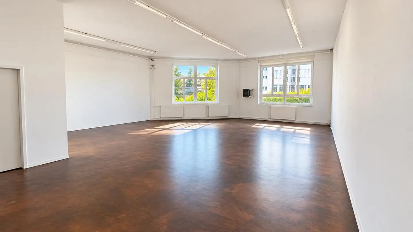 Commercial à louer - Zürcherstrasse 47, 8620 Wetzikon ZH