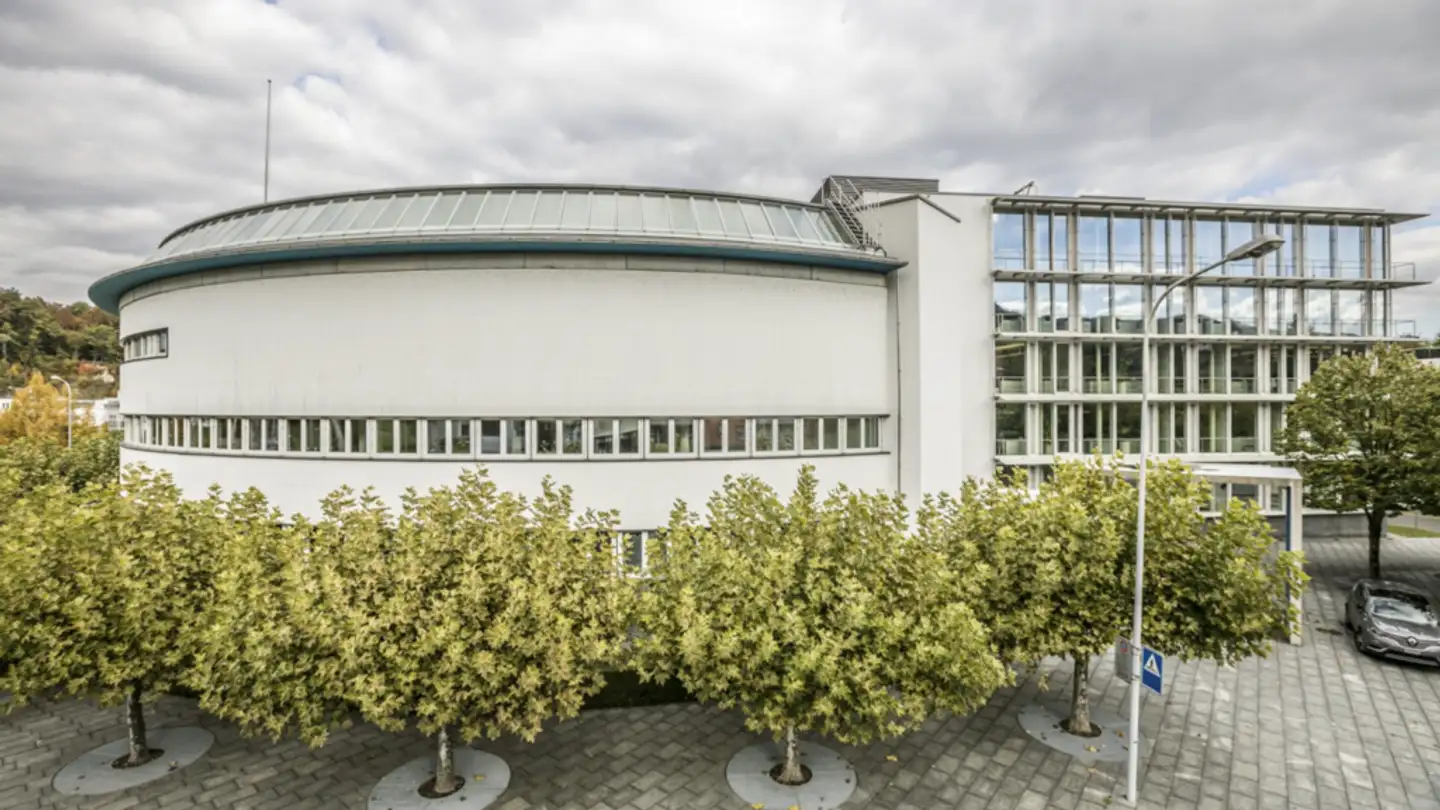 Indoor motorbike parking space for rent - Soodstrasse 52, 8134 Adliswil