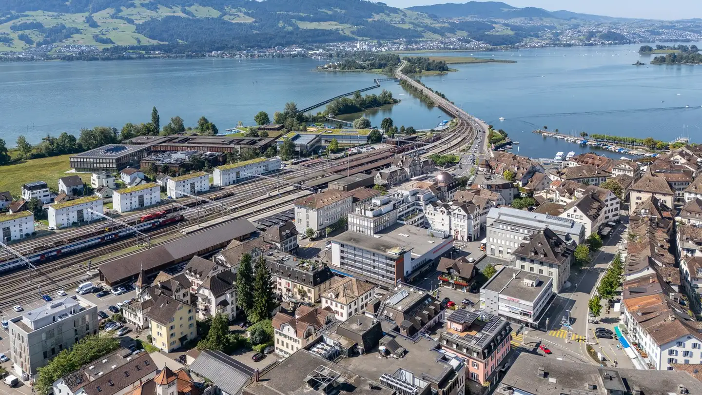 Magasin à louer - Untere Bahnhofstrasse 26, 8640 Rapperswil SG