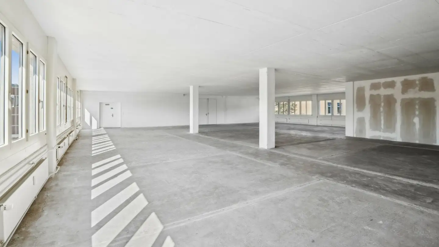 Edificio ad uso misto in affitto - Hardhofstrasse 17, 8424 Embrach - Photo 3