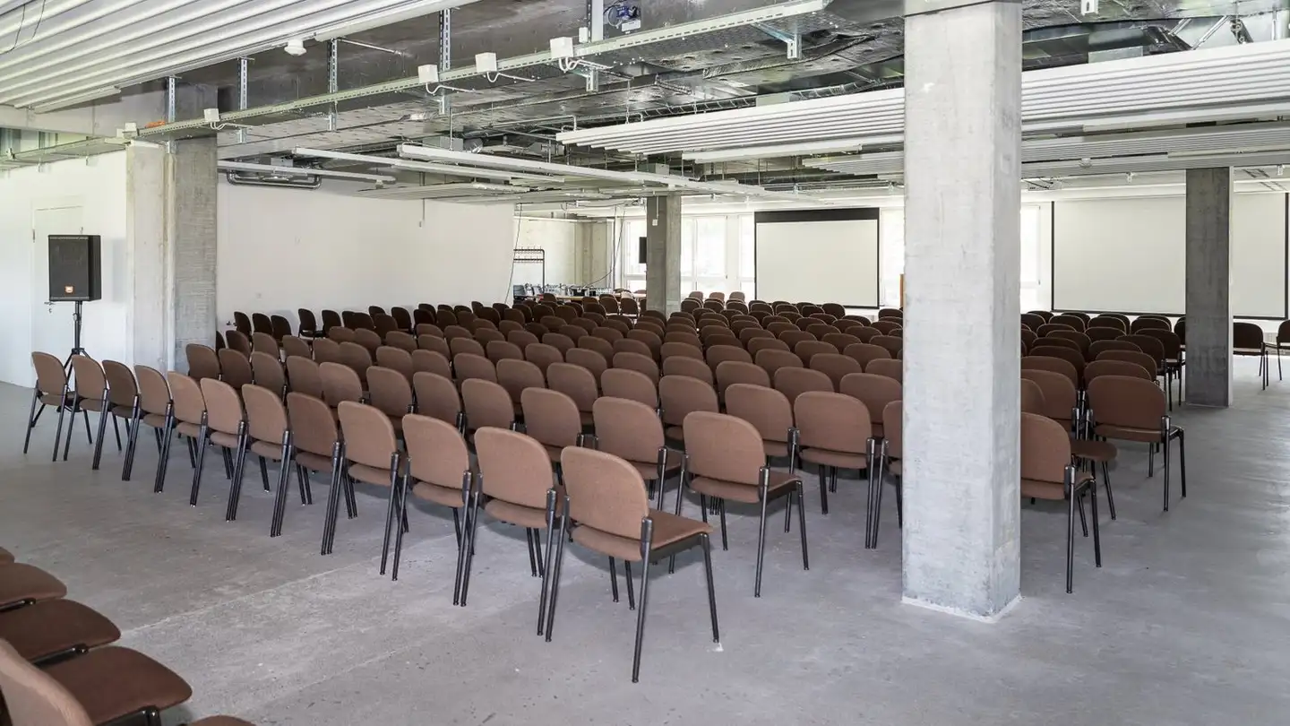 Commerciale in affitto - Unterfeldstrasse 6, 8340 Hinwil - Photo 2