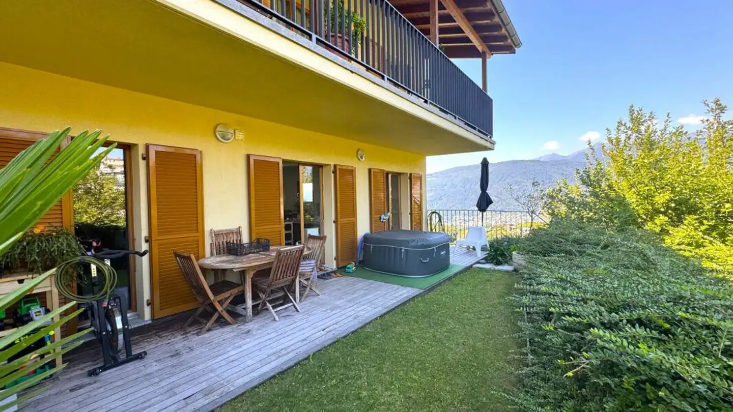 Apartment for sale - 6949 Comano