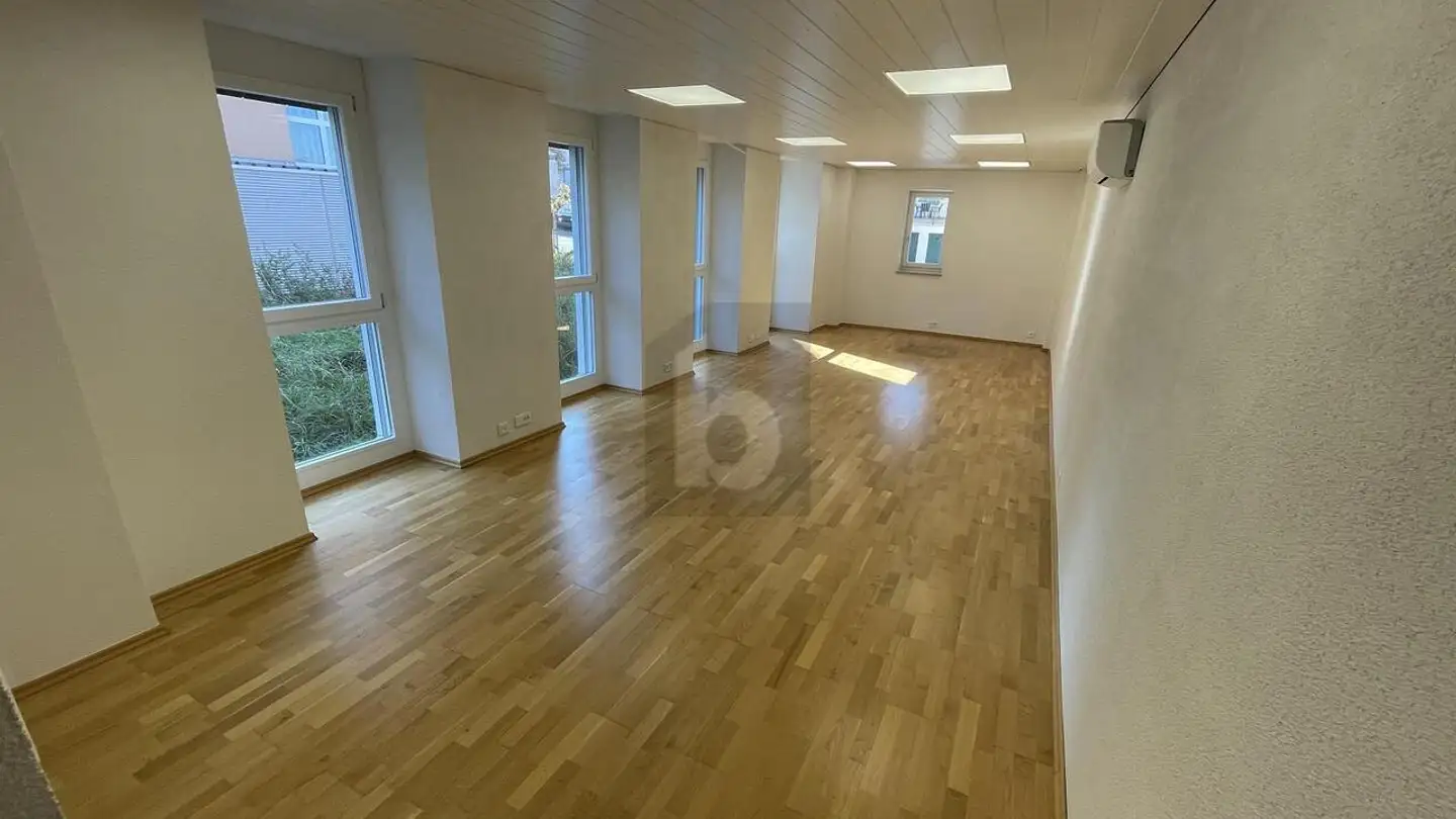 Bürofläche mieten - 4112 Bättwil
