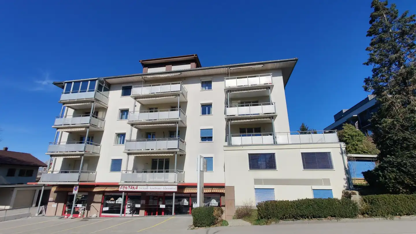 Place de parking extérieure à louer - Bahnhofstrasse 15, 3186 Düdingen - Photo 2
