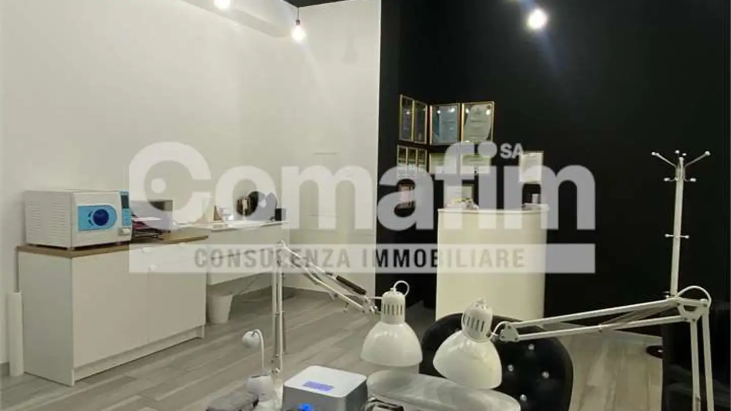 Magasin à louer - Via Lucomagno 2, 6710 Biasca - Photo 3