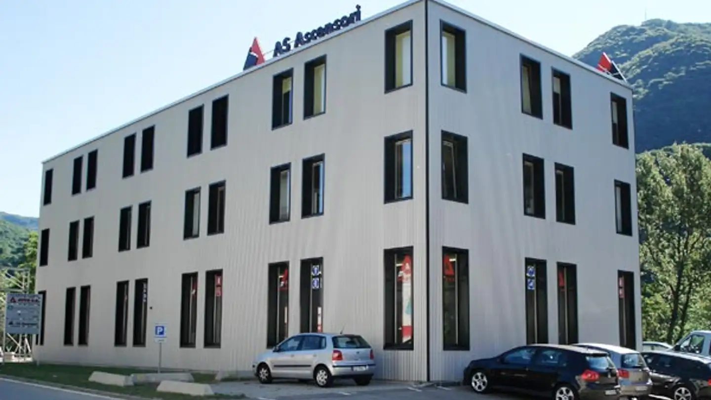 Office space for rent - Via Cantonale 60, 6805 Mezzovico