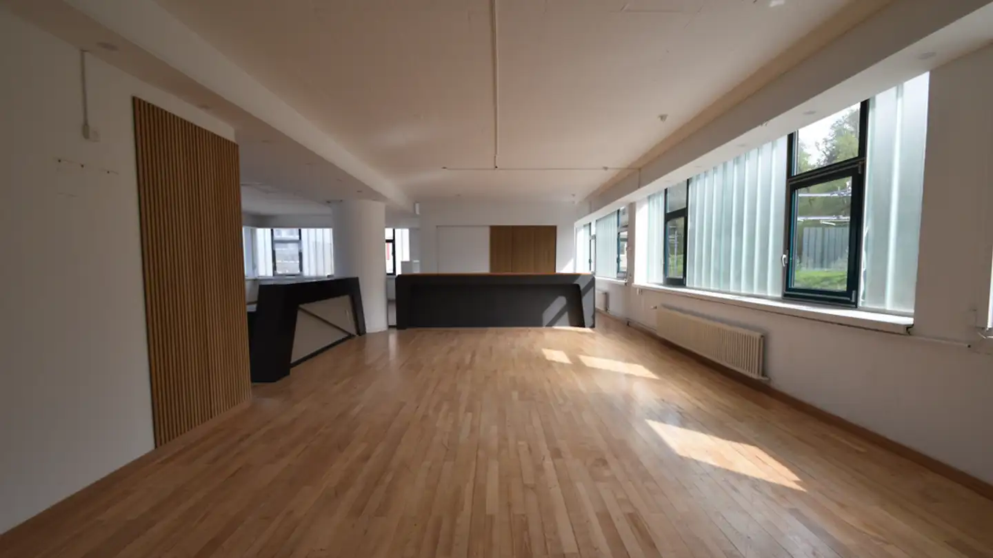 Commercial à louer - Oberfeldstrasse 10, 8302 Kloten
