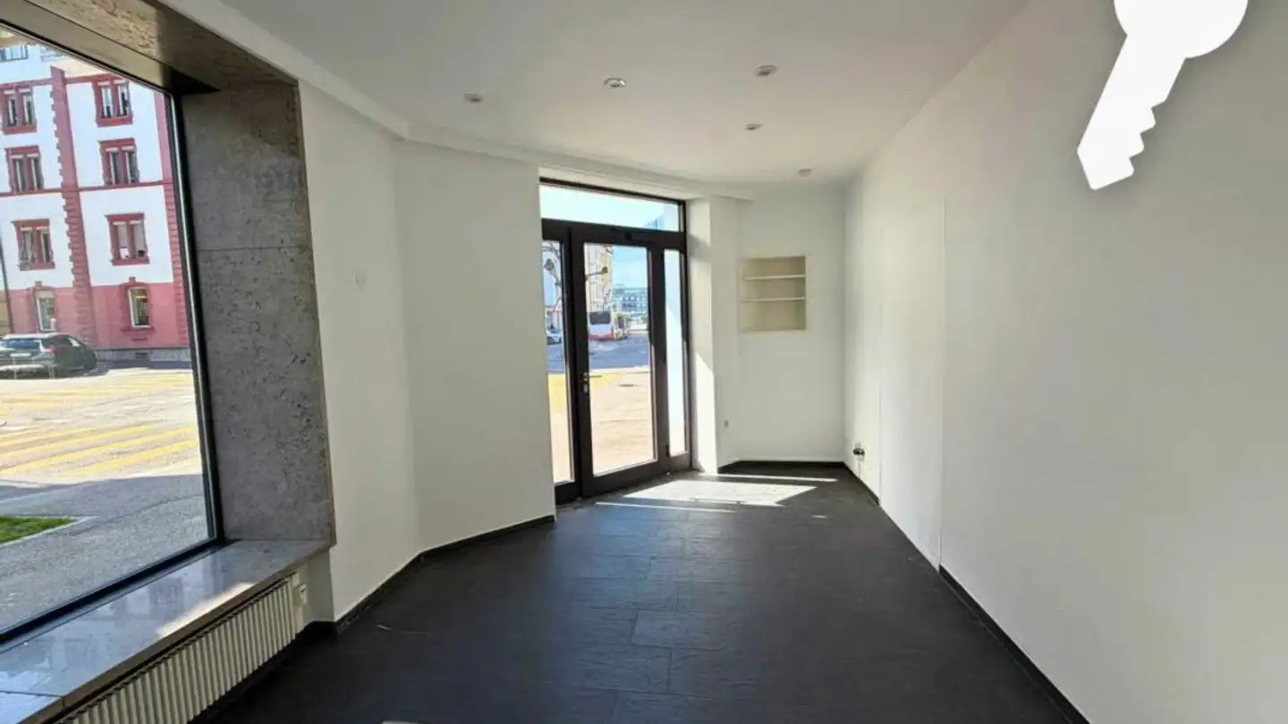 Negozio con vetrina in affitto - Niklaus Konrad-Strasse 11, 4500 Solothurn - Foto 4