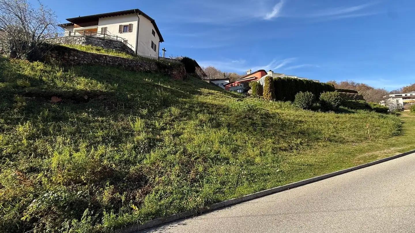 Commercial building plot for sale - 6822 Arogno