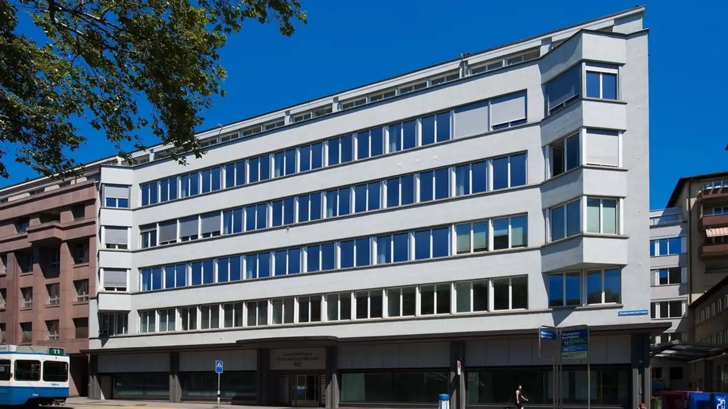 Place de parking souterraine à louer - Stampfenbachstrasse 48, 8006 Zürich