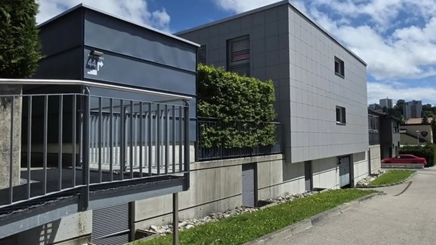 Garage for rent - 2300 La Chaux-de-Fonds