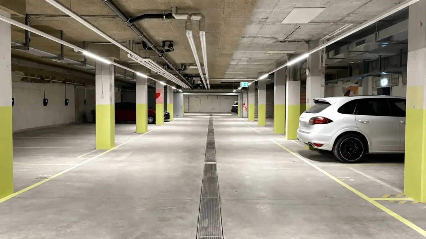 Place de parking extérieure à louer - Grenzacherstrasse 487, 4058 Basel