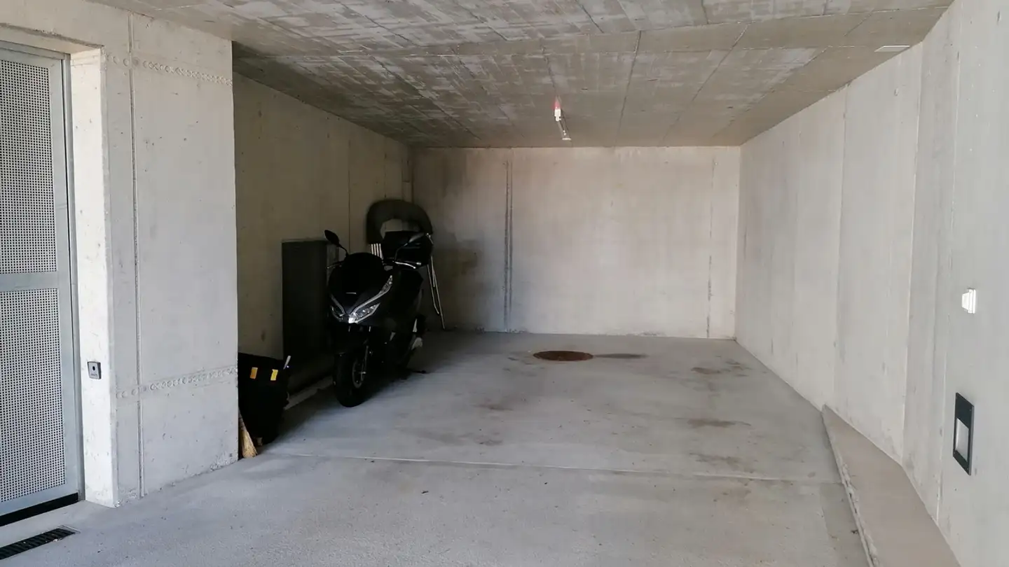 Covered parking space for rent - Artherstrasse, 6317 Oberwil b. Zug