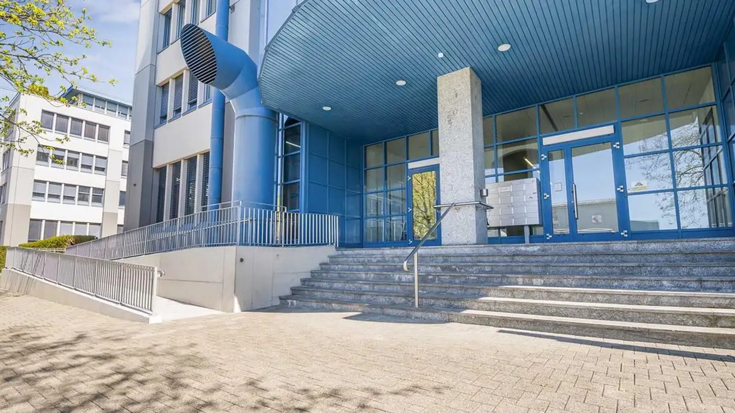 Bürofläche mieten - Chriesbaumstrasse 2, 8604 Volketswil - Foto 3