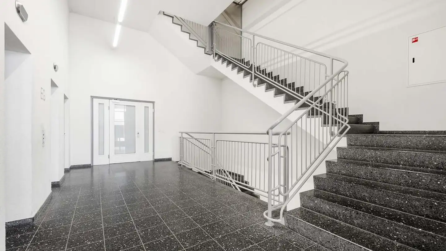 Bürofläche mieten - Chriesbaumstrasse 2, 8604 Volketswil - Foto 4
