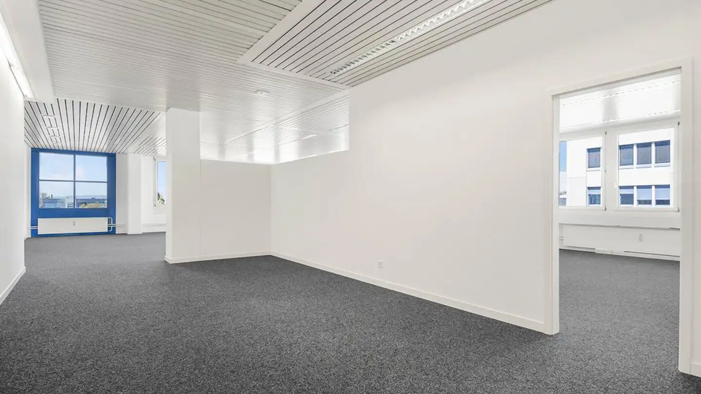 Bürofläche mieten - Chriesbaumstrasse 2, 8604 Volketswil - Foto 2