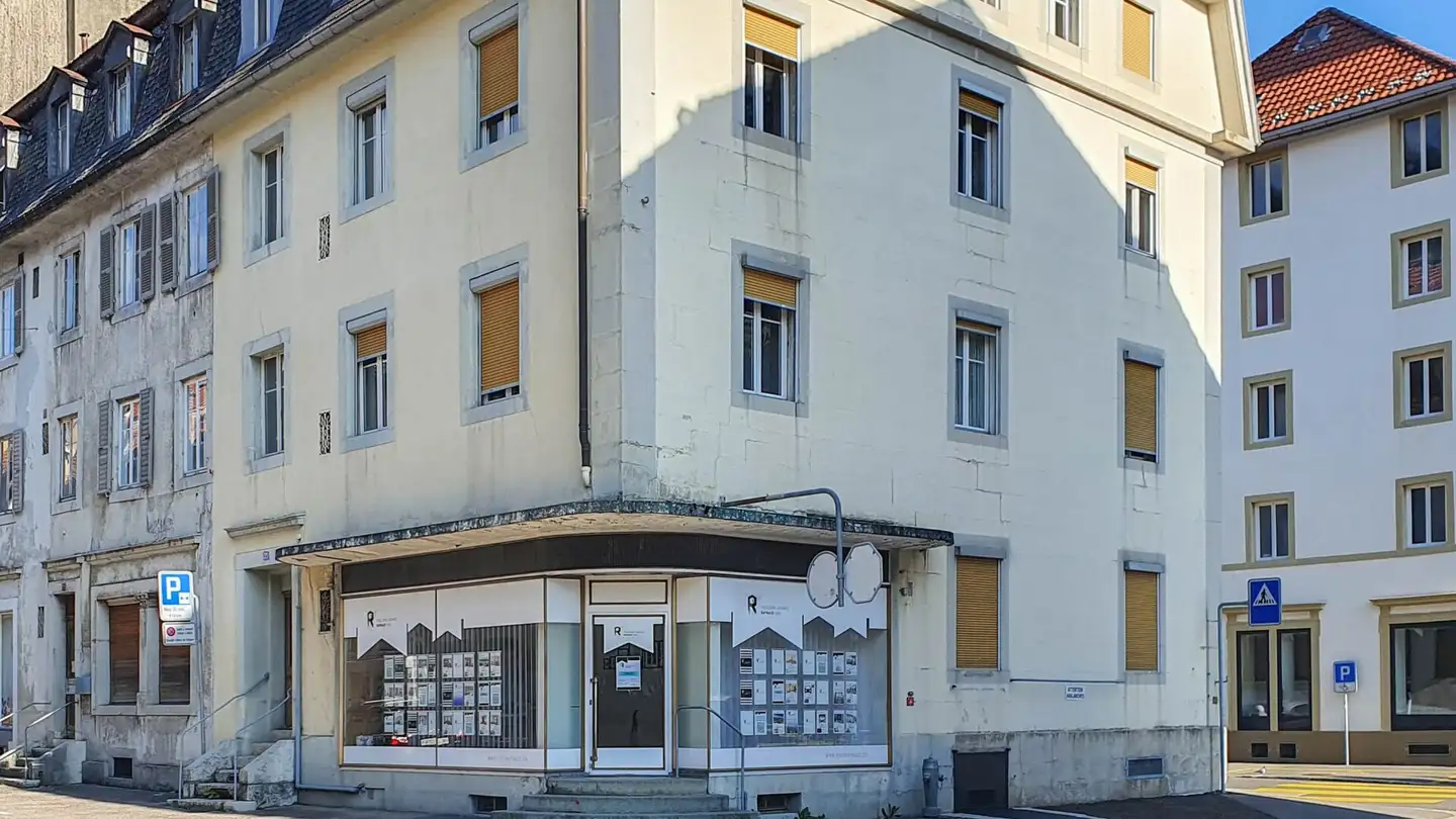 Magasin à louer - Rue Daniel-Jeanrichard, 2400 Le Locle