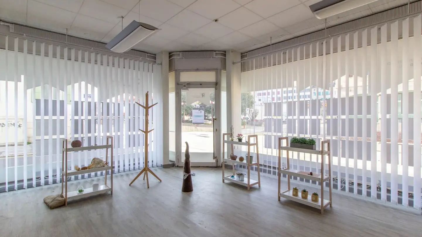 Magasin à louer - Rue Daniel-Jeanrichard, 2400 Le Locle - Photo 2