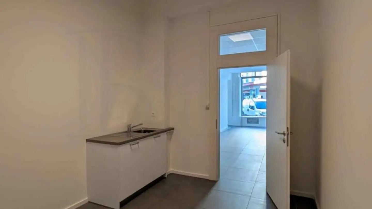 Arcade for rent - Rue De Carouge 95, 1205 Genève - Photo 3