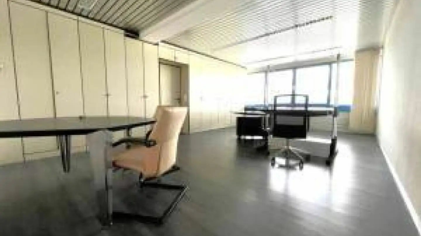 Commercial à louer - Gewerbezone Widalmi 10, 3216 Ried b. Kerzers