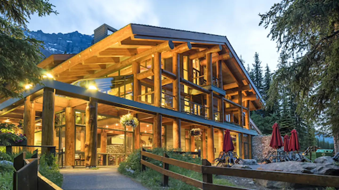 Hotel for sale - 1926 Fully