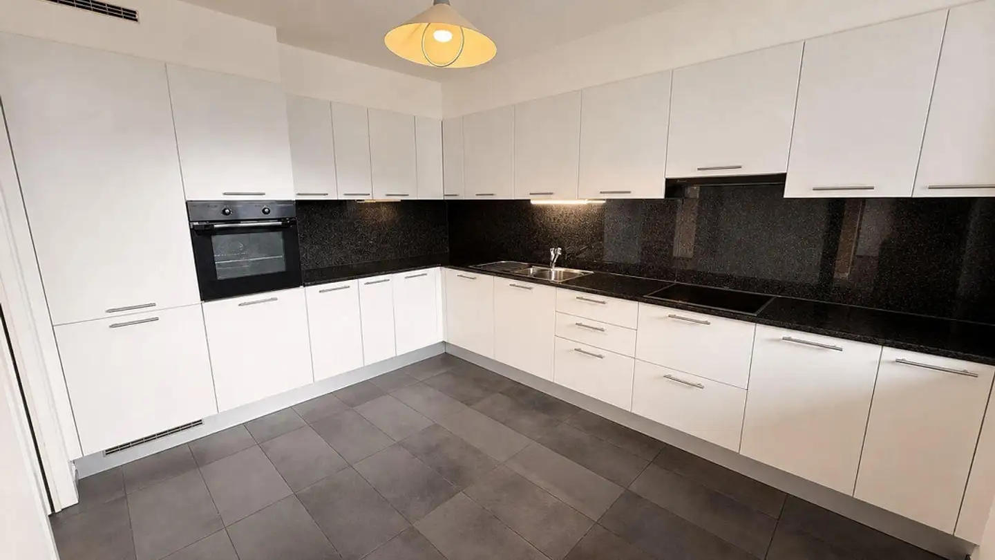 Apartment for rent - 6600 Locarno - Photo 4