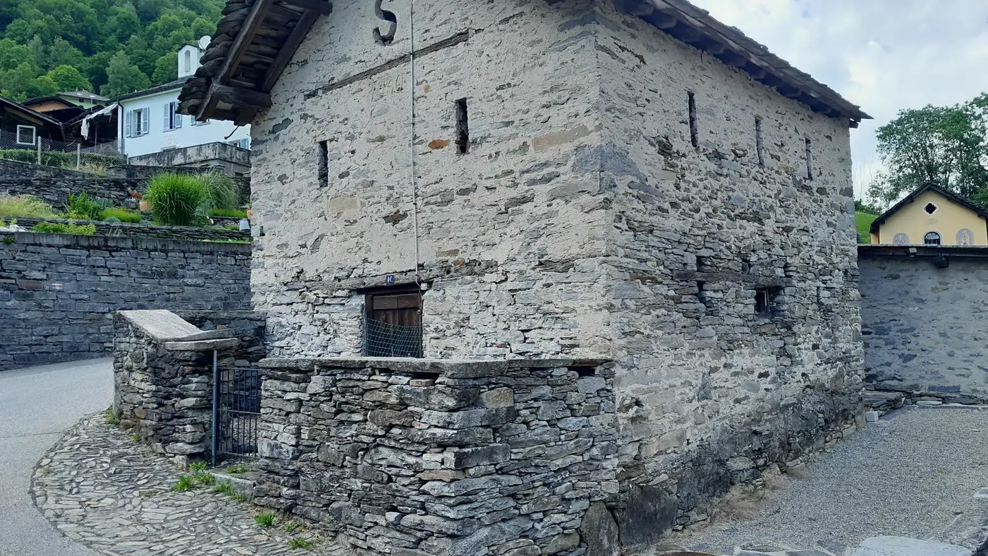Einfamilienhaus kaufen - Via Arvigo, 6543 Arvigo