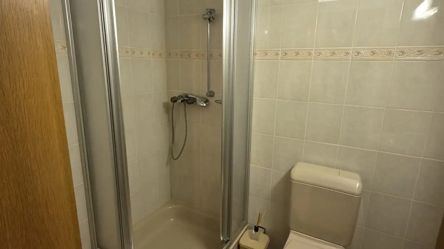 Single room for rent - 9465 Salez