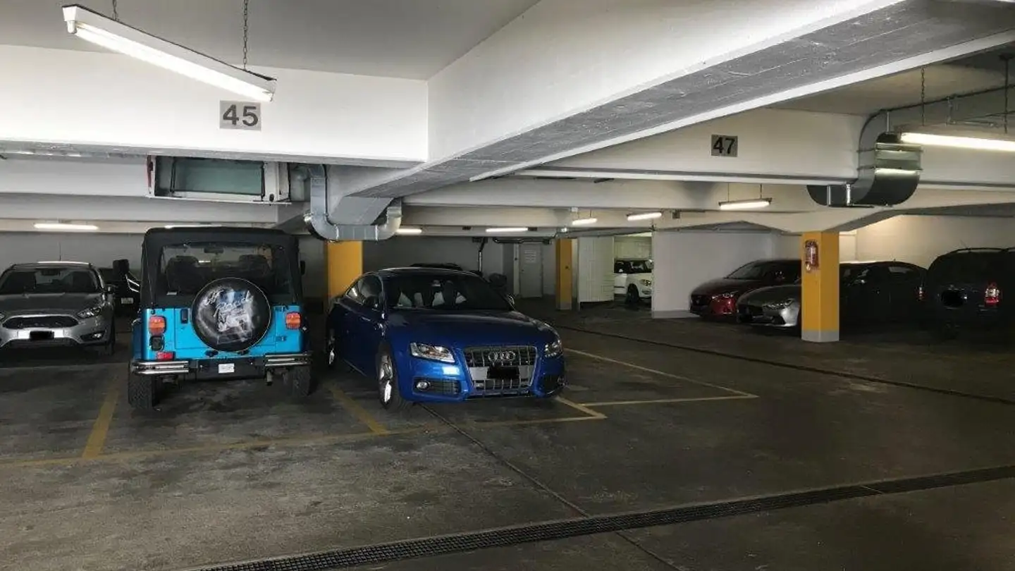 Place de parking souterraine à louer - Blauenstrasse 1a, 4127 Birsfelden