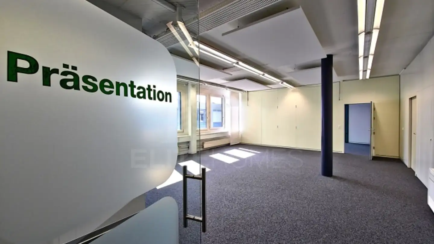 Bürofläche mieten - Riedstrasse 1, 6343 Rotkreuz