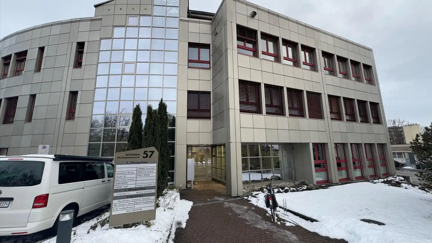 Bureau à louer - Stationsstrasse 57, 8606 Nänikon