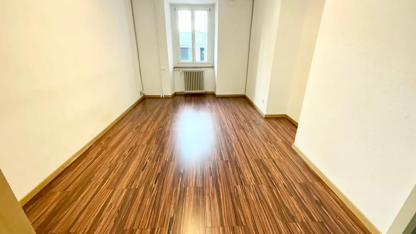 Department store for rent - Rue Docteur Schwab 1, 2610 St-Imier - Photo 4