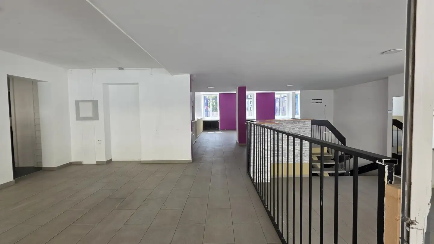 Commerciale in affitto - Rue Daniel-Jeanrichard 13, 2400 Le Locle - Foto 3