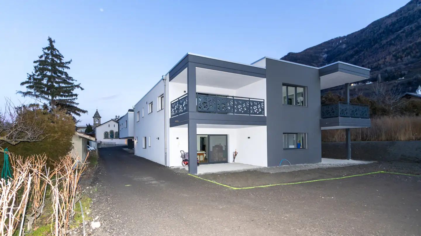 Parcheggio esterno in affitto - Rue résidentielle, 1907 Saxon