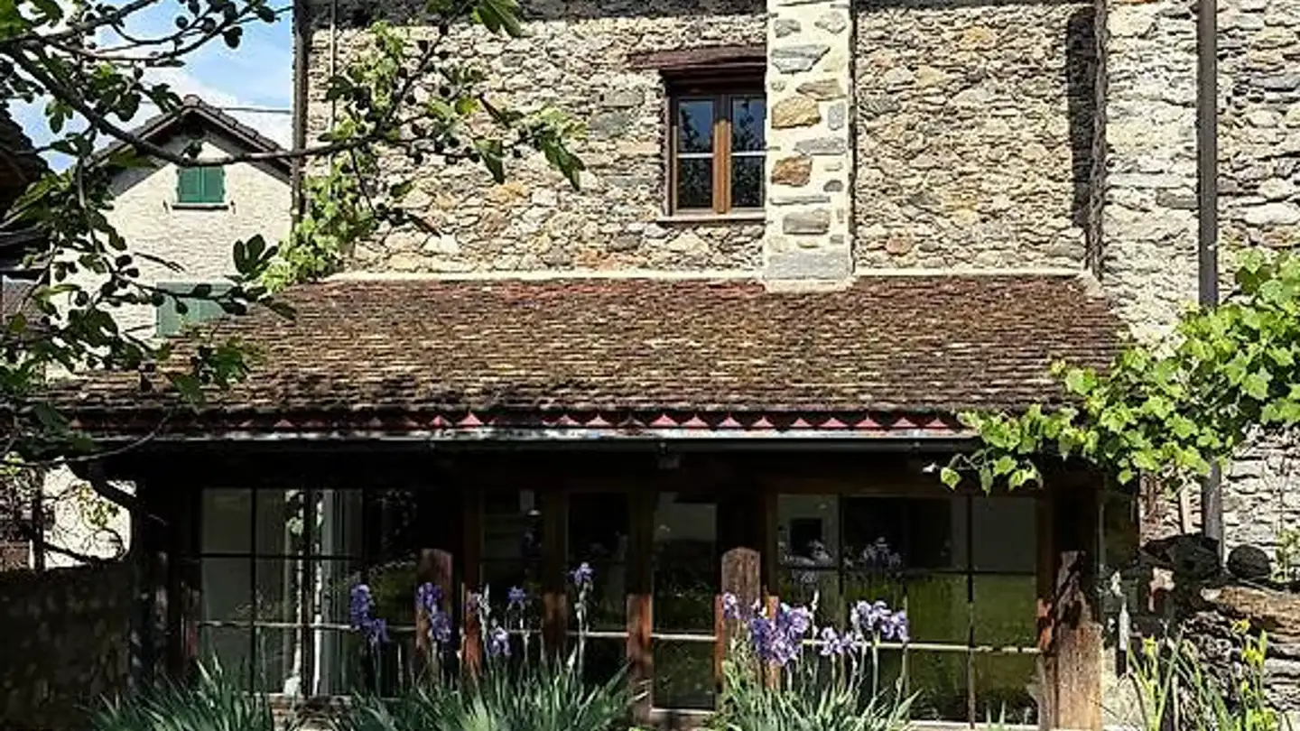 Einfamilienhaus kaufen - In Rugn, 6535 Roveredo GR