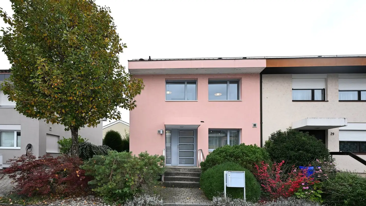 Row house for sale - Bottmingerstrasse 27, 4107 Ettingen