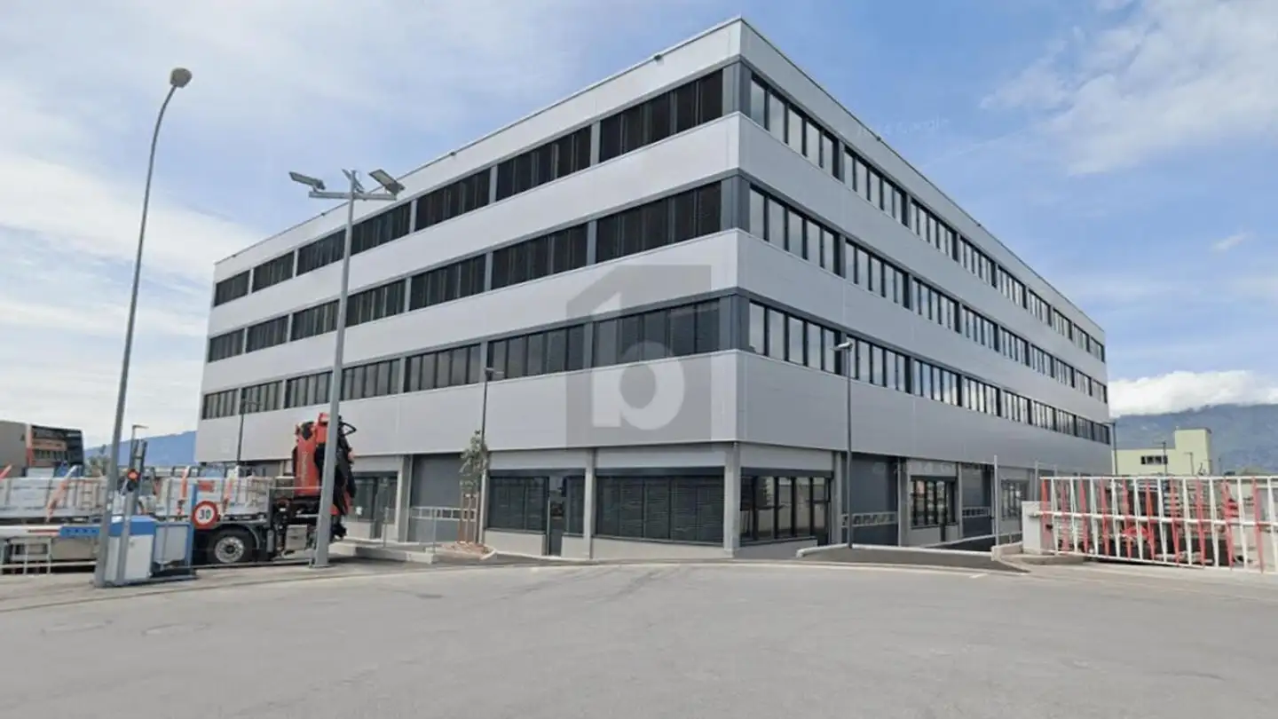 Commercial for rent - 1214 Vernier