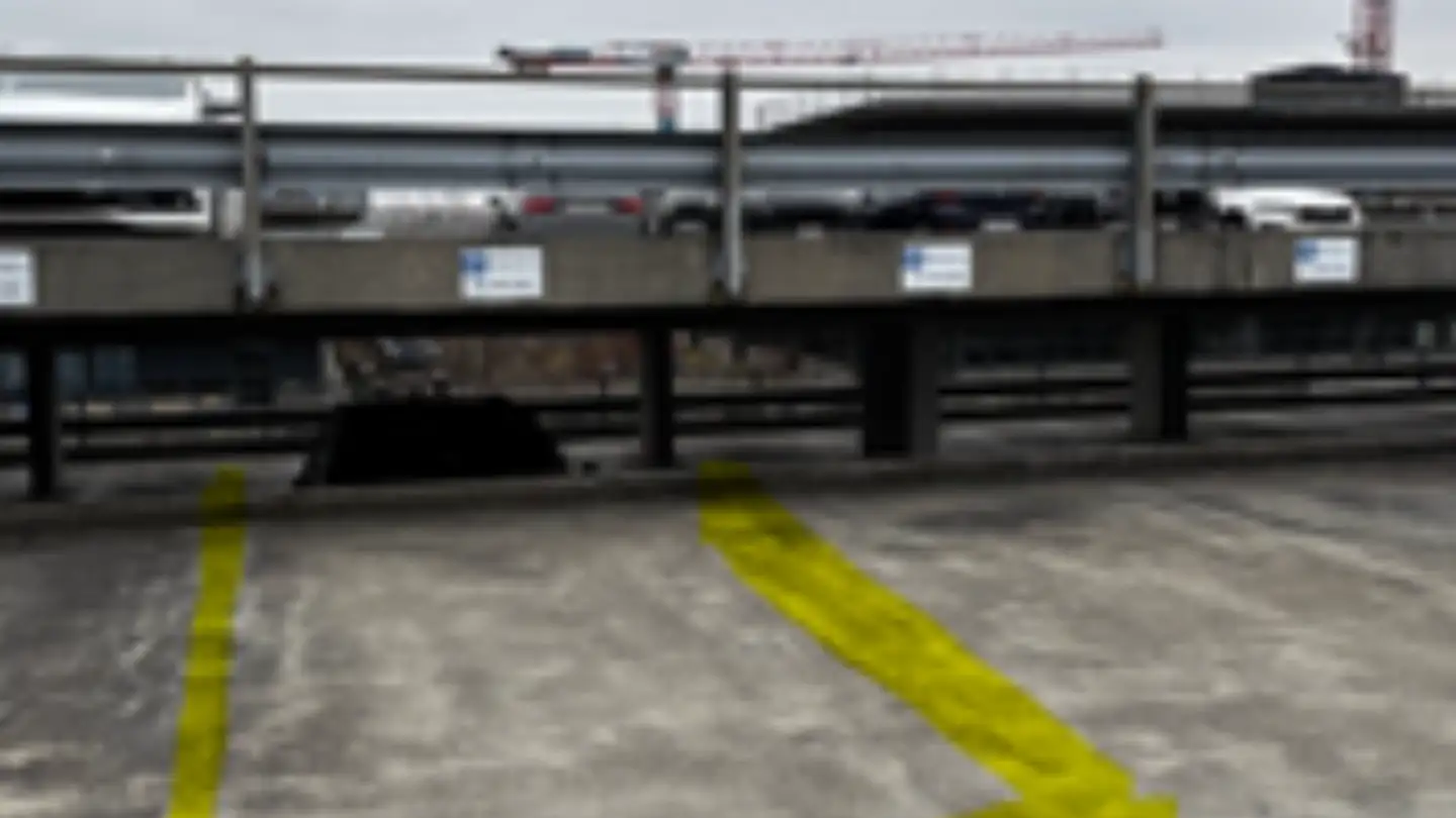 Place de parking extérieure à louer - Binzmühlestrasse 180, 8050 Zürich